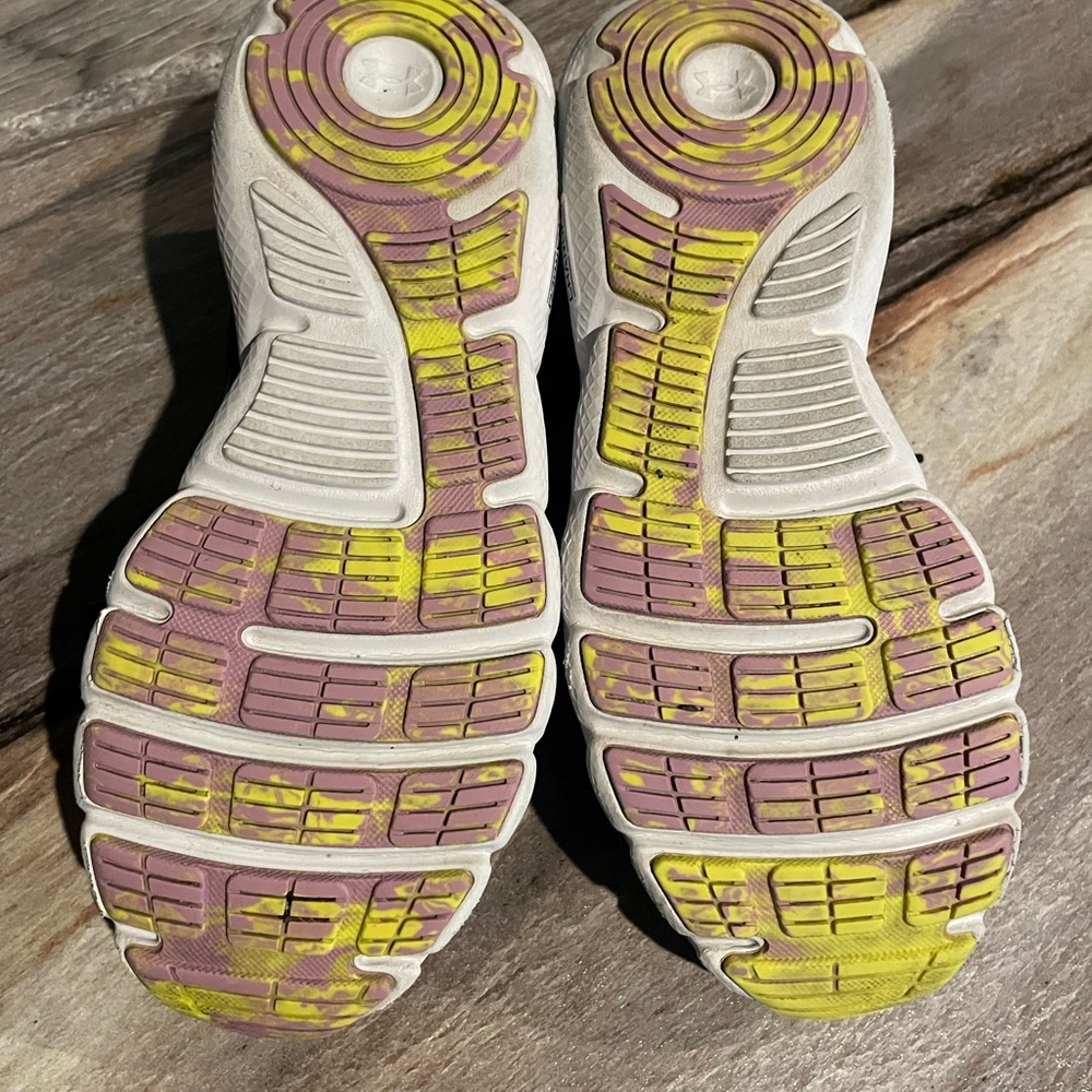Under Armor Charged Assert Size 8 1/2 Women’s Sho… - image 8